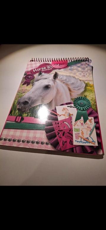 Sketchboek 'Horse World' by Canenco beschikbaar voor biedingen