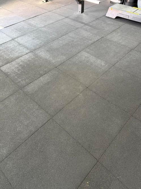 Rubbertegels 50 cm/50 cm 2,5 cm hoog, Sport en Fitness, Fitnessmaterialen, Zo goed als nieuw, Ophalen