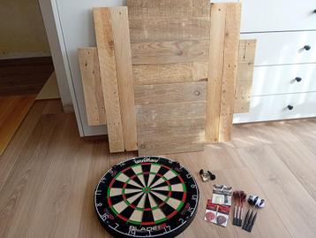 Darts bord winmau blade 6 triple,houten surround en pijltjes