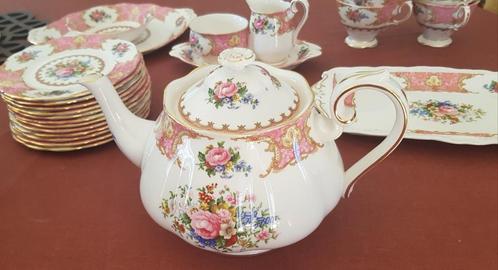 Lot de porcelaine - Chine : Royal Albert - Lady Carlyle, Maison & Meubles, Cuisine | Vaisselle, Comme neuf, Service complet, Porcelaine