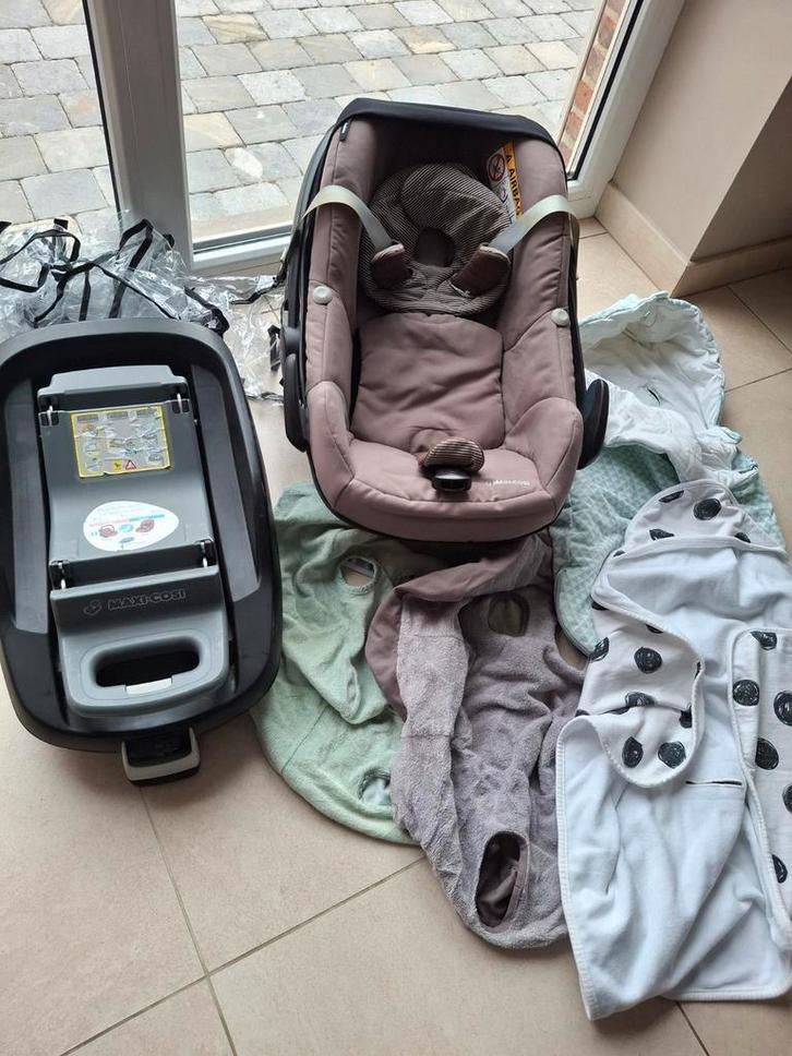 maxicosi pebble, familyfix en hoezen, Kinderen en Baby's, Autostoeltjes, Gebruikt, Isofix, Ophalen