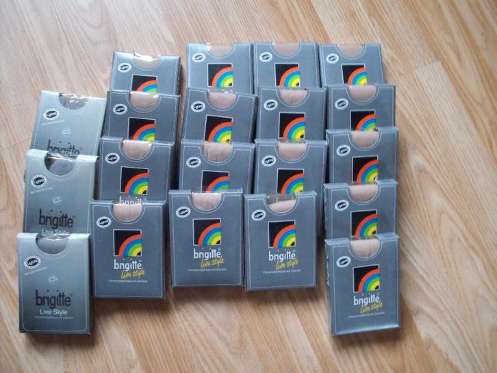 lotje panty's nieuw 20 paar voor 10€ goed voor de feestdagen, Kleding | Dames, Leggings, Maillots en Panty's, Nieuw, Panty, Overige maten