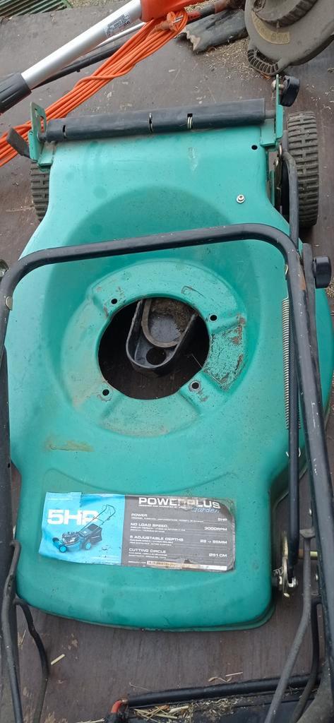 Power plus chassis, Tuin en Terras, Grasmaaiers, Gebruikt, Benzine-grasmaaier, 40 t/m 49 cm, Cirkelmaaier, Ophalen