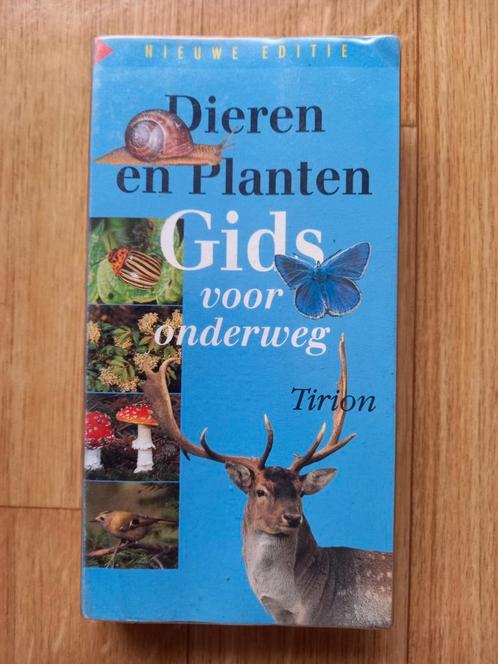 DIEREN EN PLANTENGIDS VOOR ONDERWEG, Boeken, Natuur, Zo goed als nieuw, Natuur algemeen, Ophalen of Verzenden