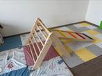 Houten klimdriehoek met glijbaan Montessori, Verzamelen, Ophalen, Zo goed als nieuw
