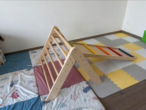Houten klimdriehoek met glijbaan Montessori, Verzamelen, Speelgoed, Zo goed als nieuw, Ophalen