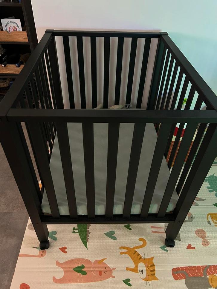 Babypark zwart- Nieuwstaat, Kinderen en Baby's, Babyparken, Zo goed als nieuw, Rechthoekig, In hoogte verstelbaar, Wieltjes, Ophalen