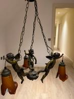 Prachtige luster met engelen, Enlèvement