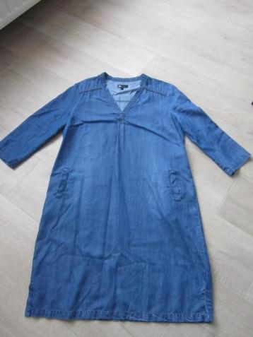 Louise jeans jurk maat B. 44 - F. 46 - NL. 42 - D. 42