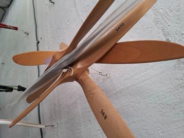 PROPELLERS HOUT EN CARBON beschikbaar voor biedingen