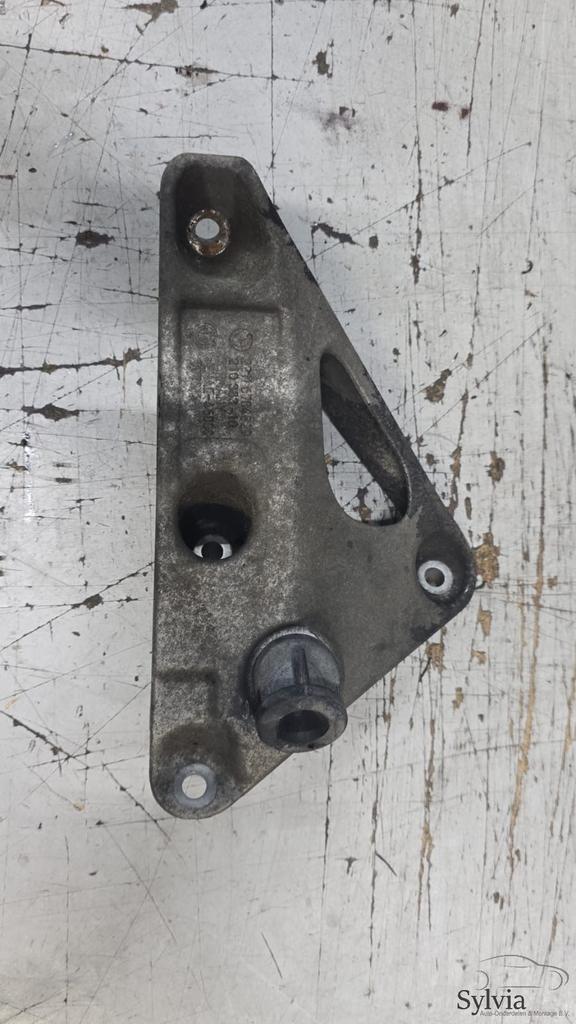 Motorsteun links N57 BMW 3 / 4 / X3 / X4 serie F30 F31 F34 F, Auto-onderdelen, Motor en Toebehoren, Gebruikt, Ophalen of Verzenden