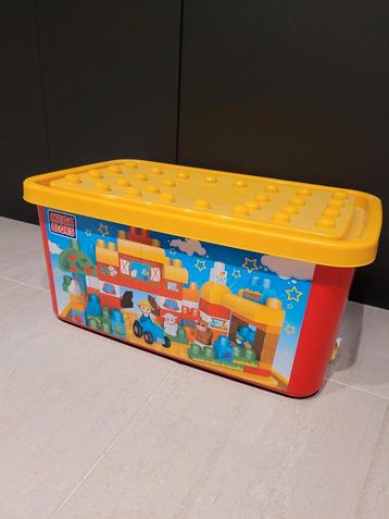 Grote bak Mega Blocks boerderij en veel extra blokken beschikbaar voor biedingen