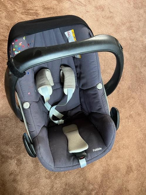 Maxi-Cosi Pebble met bijhorende slaapzak en verkleiner, Kinderen en Baby's, Autostoeltjes, Zo goed als nieuw, Maxi-Cosi, Autogordel