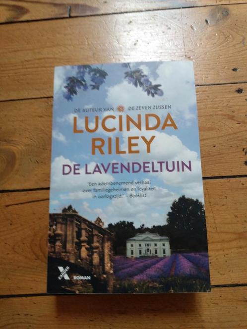 Lucinda Riley - De lavendeltuin, Boeken, Literatuur, Zo goed als nieuw, Ophalen of Verzenden