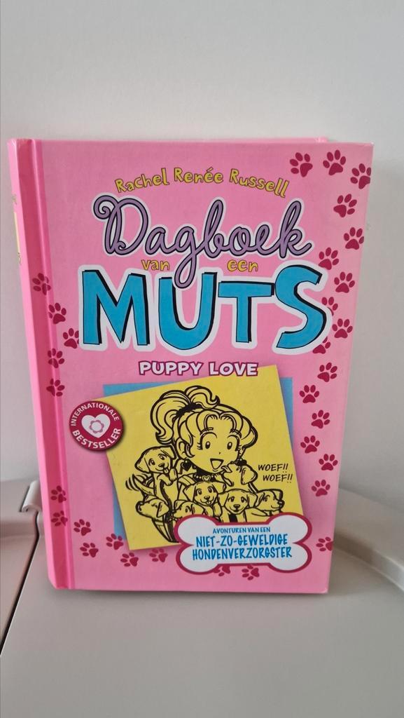 Rachel Renée Russell - Puppy love, Boeken, Kinderboeken | Jeugd | 10 tot 12 jaar, Zo goed als nieuw, Ophalen