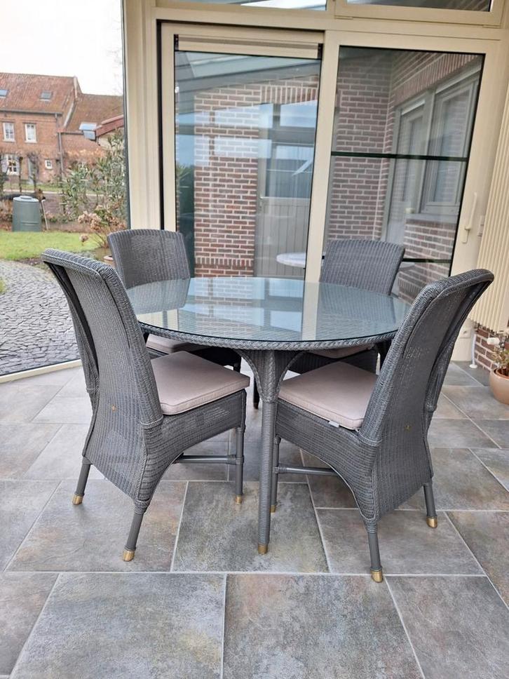 Eettafel, stoelen en zitbanken Vincent Shappard, Huis en Inrichting, Overige Huis en Inrichting, Ophalen