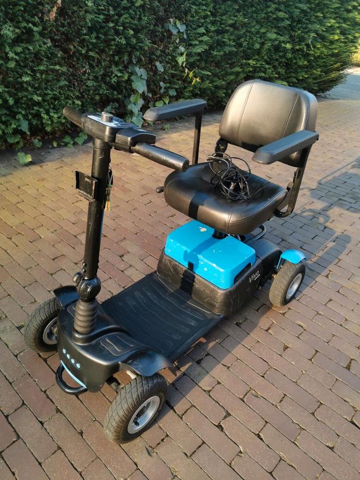 Trottinette pliable L&M Vivo Dimontable pour personnes handi, Divers, Chaises roulantes, Comme neuf, Fauteuil roulant électrique