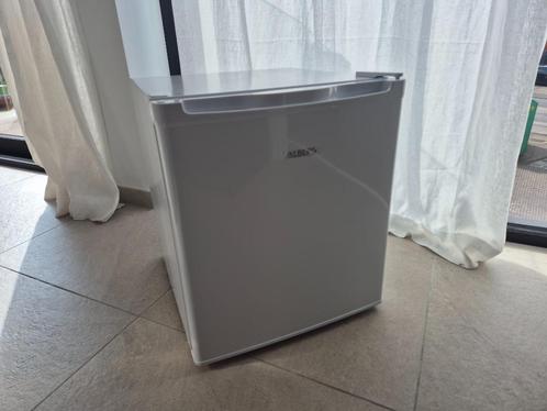 Nieuwe VALBERG minikoelkast met koelkast/bar, Elektronische apparatuur, Koelkasten en IJskasten, Nieuw, Met vriesvak, Minder dan 75 liter