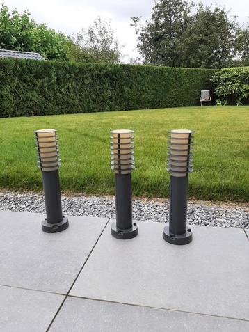 3 stuks moderne alu buitenverlichting beschikbaar voor biedingen