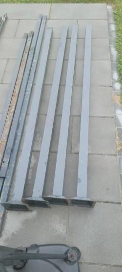4 antracietgrijze metalen palen - L 220cm, Doe-het-zelf en Bouw, Metalen, Gebruikt, IJzer, Ophalen