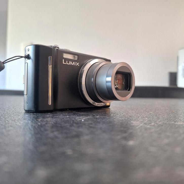 Panasonic Lumix DMC-TZ8 Digital Camera – with Charger & 8GB, Audio, Tv en Foto, Videocamera's Digitaal, Zo goed als nieuw, Ophalen of Verzenden