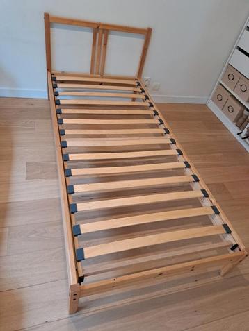 Ikea Fjellse bedframe 90x200 inclusief lattenbodem beschikbaar voor biedingen