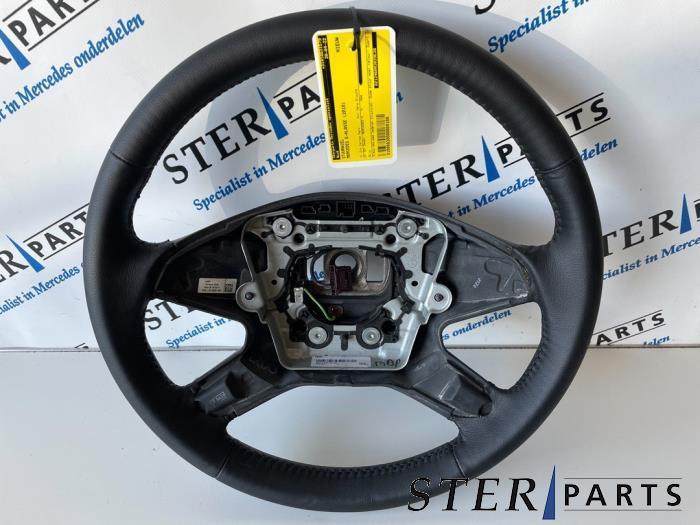 Volant d'un Mercedes E-Klasse, Autos : Pièces & Accessoires, Commande, Mercedes-Benz, Neuf, 12 mois de garantie, Enlèvement ou Envoi