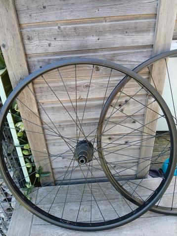 specialized hayfield beschikbaar voor biedingen