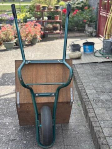 platte kruiwagen beschikbaar voor biedingen
