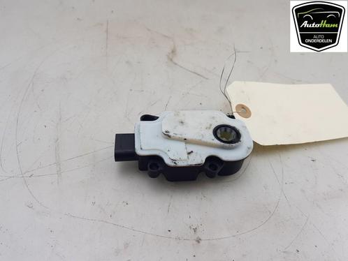 KACHELSTELMOTOR Volvo XC60 II (UZ) (A24051103312), Auto-onderdelen, Airco en Verwarming, Volvo, Gebruikt
