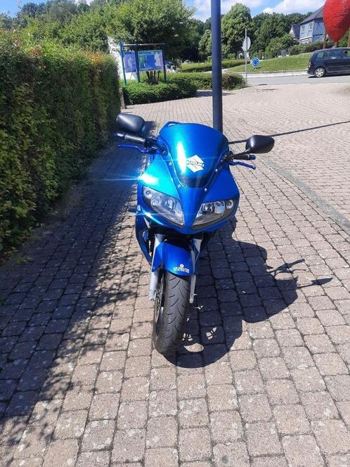 Suzuki sv650s 2006 à vendre ou échange 400cc-300cc, Motos, Motos | Suzuki, Particulier, Sport, plus de 35 kW, 2 cylindres, Enlèvement