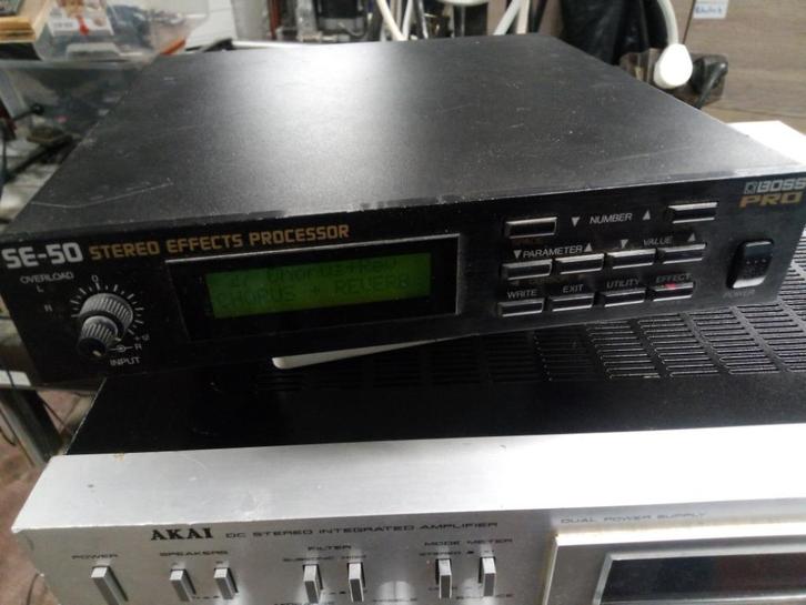 Boss SE50 stereo effects processor, Musique & Instruments, Amplis | Basse & Guitare, Utilisé, Guitare, Enlèvement