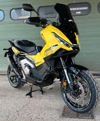 XADV 750 2025 AKRAPOVIC NIEUW 524 KM HONDA GARANTIE 5 jaar, Motoren, Motoren | Honda, 750 cc, 2 cilinders, Motorrijbewijs A, Cruise Control