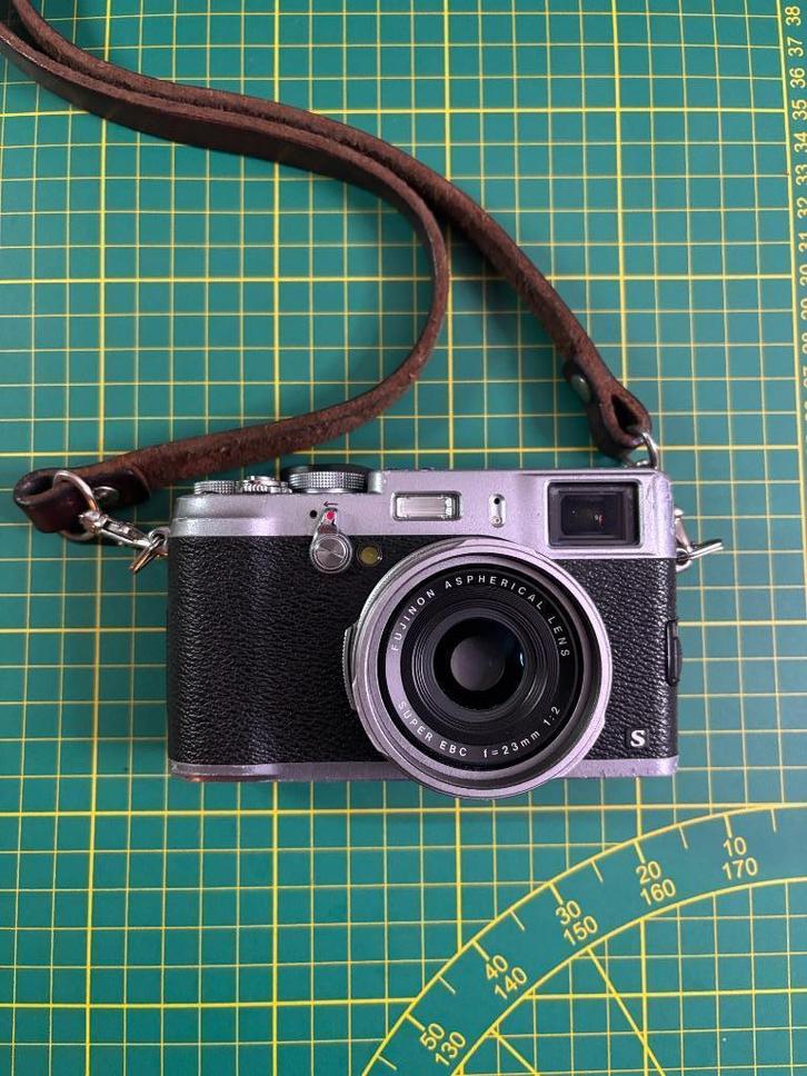 Fujifilm x100s silver, Audio, Tv en Foto, Fotocamera's Digitaal, Gebruikt, Compact, Fuji, Geen optische zoom, Ophalen of Verzenden