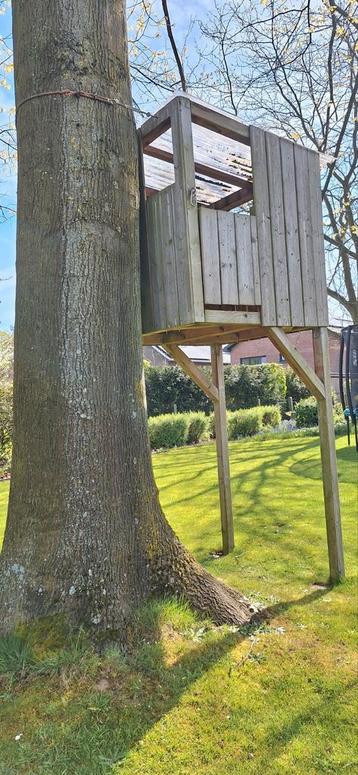 Boomhut 135x135cm beschikbaar voor biedingen