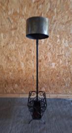 Vintage vloerlamp gemaakt door Belgische ijzerbewerker., Ophalen, Gebruikt, Metaal, 150 tot 200 cm