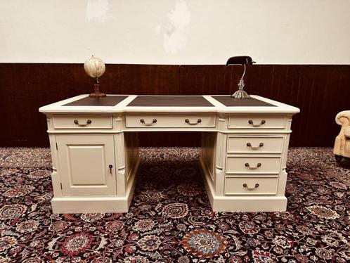 Klassiek Engels Crème Chesterfield Bureau Partnerdesk, Antiek en Kunst, Antiek | Kantoor en Zakelijk, Ophalen of Verzenden