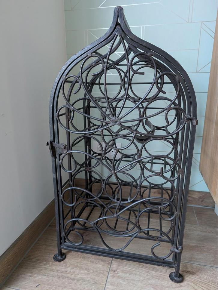Smeedijzeren wijnrek voor 14 flessen, Huis en Inrichting, Woonaccessoires | Wijnrekken, Zo goed als nieuw, Ophalen