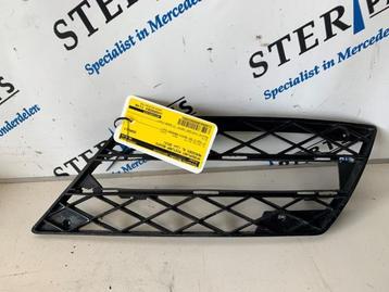Plaque de protection feu antibrouillard droit d'un Mercedes, Enlèvement ou Envoi, 3 mois de garantie, Utilisé, Mercedes-Benz