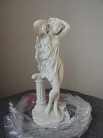 APHRODITE Statue déesse NEUVE en boîte, Antiquités & Art, Enlèvement ou Envoi