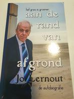 Jo Lernout
: het gras is groener AAN DE RAND VD AFGROND BIO, Enlèvement ou Envoi, Comme neuf, Jo lernaut, Société