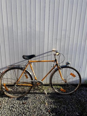 oldtimer Peugeot fiets beschikbaar voor biedingen