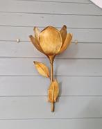 Wandlamp met bloemen in goudkleurig metaal, 1960-70, Antiek en Kunst, Ophalen of Verzenden