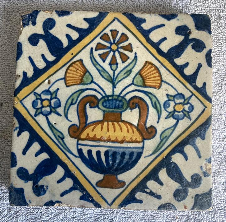 Antieke tegel bloempot kwadraat 17de eeuw bodemvondst, Antiek en Kunst, Antiek | Keramiek en Aardewerk, Ophalen of Verzenden