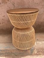 NOMAD ROTAN TAFEL MET WALNOOTHOUTEN BLAD, 45 tot 60 cm, Overige materialen, Minder dan 55 cm, Rond