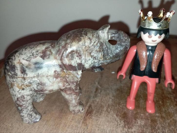 653) stenen olifantje, Antiek en Kunst, Kunst | Beelden en Houtsnijwerken, Ophalen of Verzenden