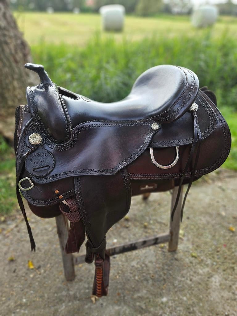 Belle selle Western West Wood — 17 pouces QH, Animaux & Accessoires, Chevaux & Poneys | Selles, Comme neuf, Western, Enlèvement