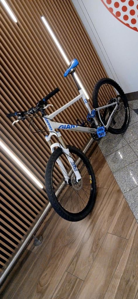 VTT GIANT SUSPENDU, ÉTAT IMPECCABLE, Enlèvement, Giant