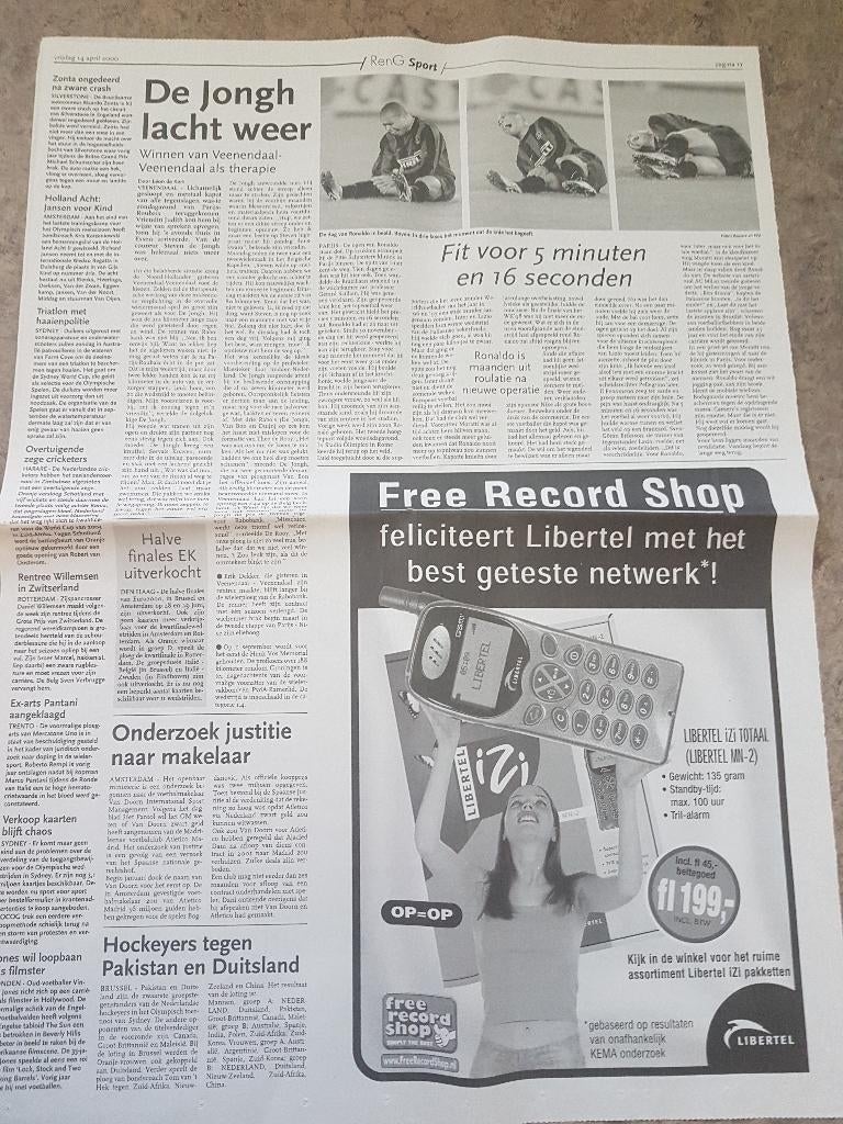 Voetbal: Rentree Ronaldo uitgevallen bij Inter (2000), Ophalen of Verzenden, Knipsel(s)