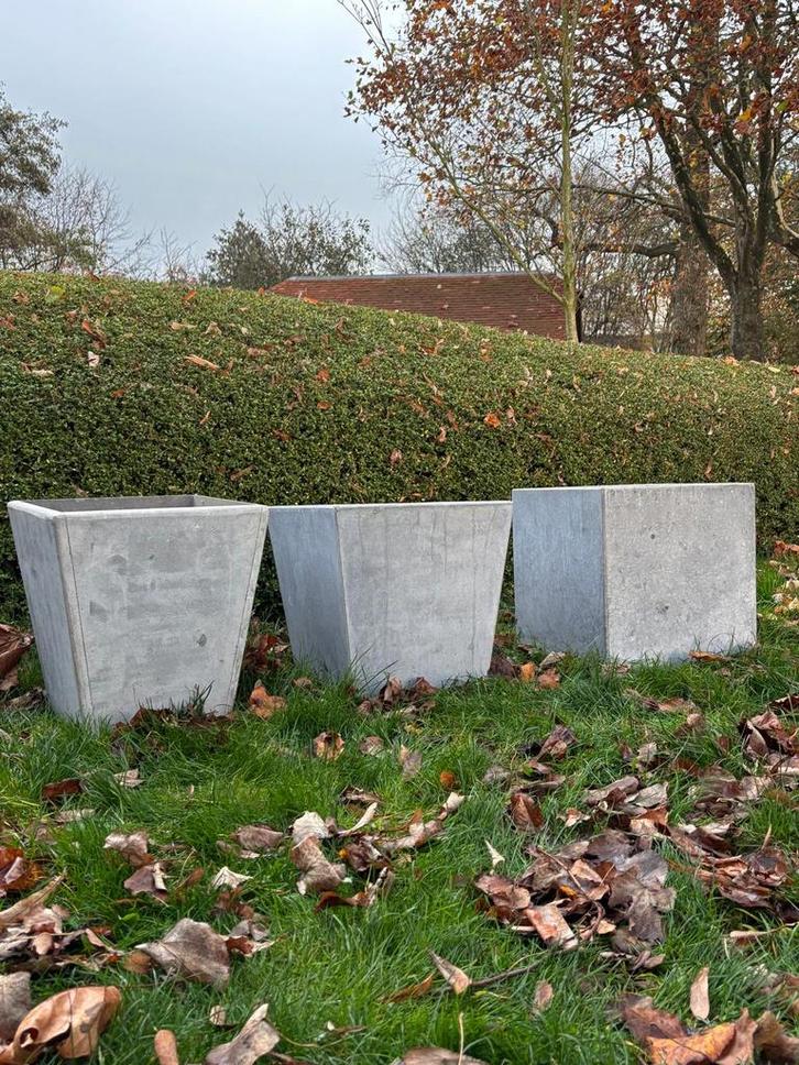 Blauwe hardstenen bloempotten, Tuin en Terras, Bloembakken en Plantenbakken, Zo goed als nieuw, Vierkant, Ophalen
